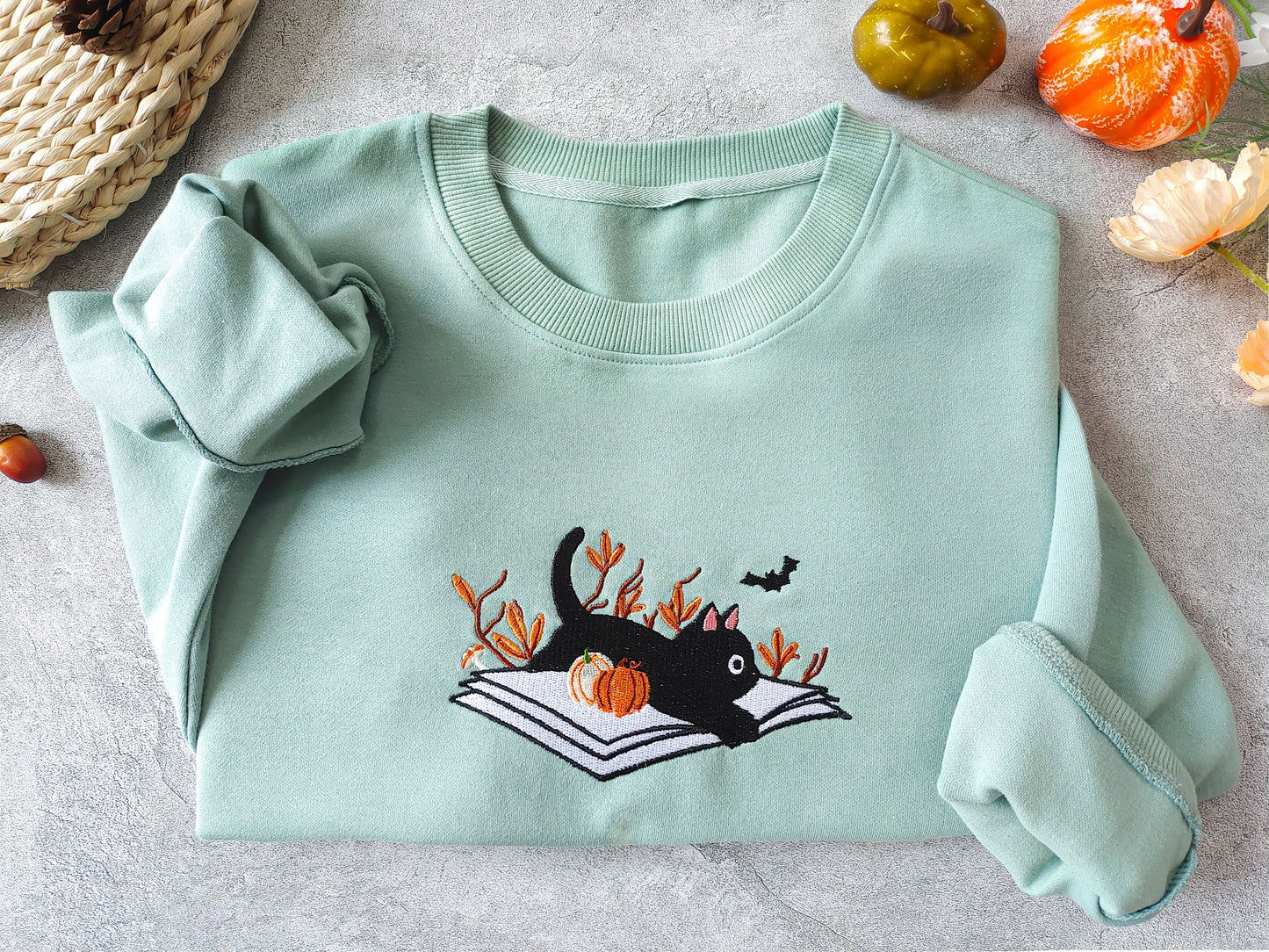 Embroidered Halloween Blackcat Sweatshirt