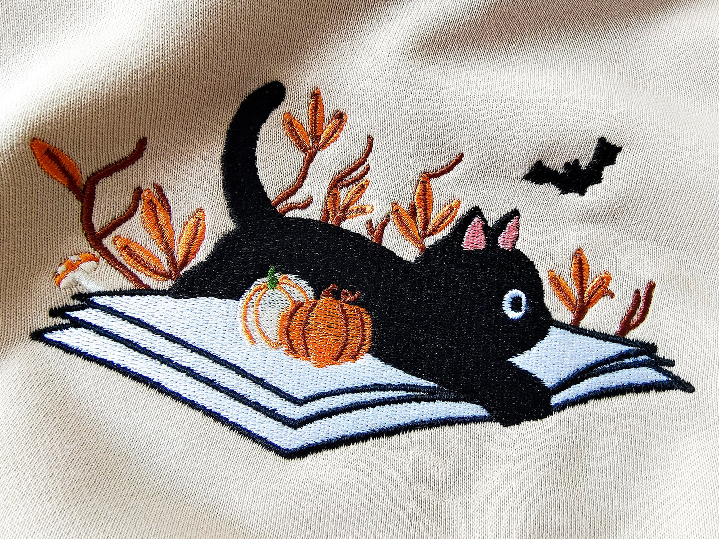 Embroidered Halloween Blackcat Sweatshirt