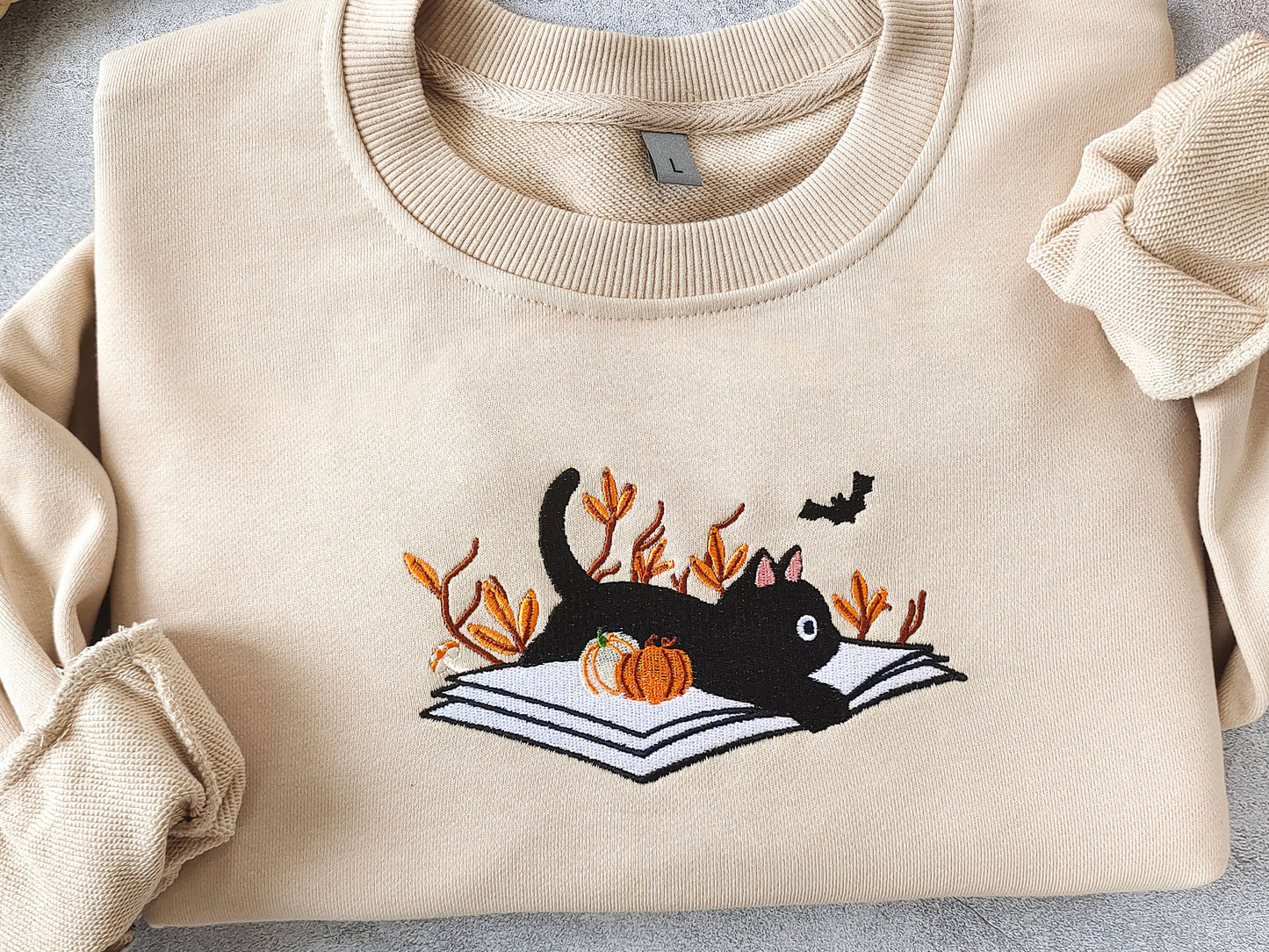 Embroidered Halloween Blackcat Sweatshirt