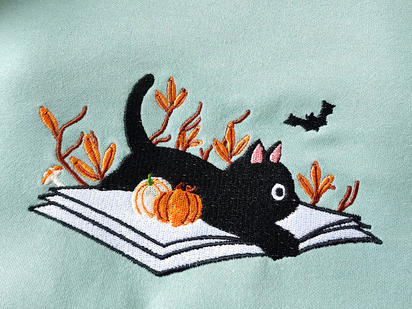 Embroidered Halloween Blackcat Sweatshirt