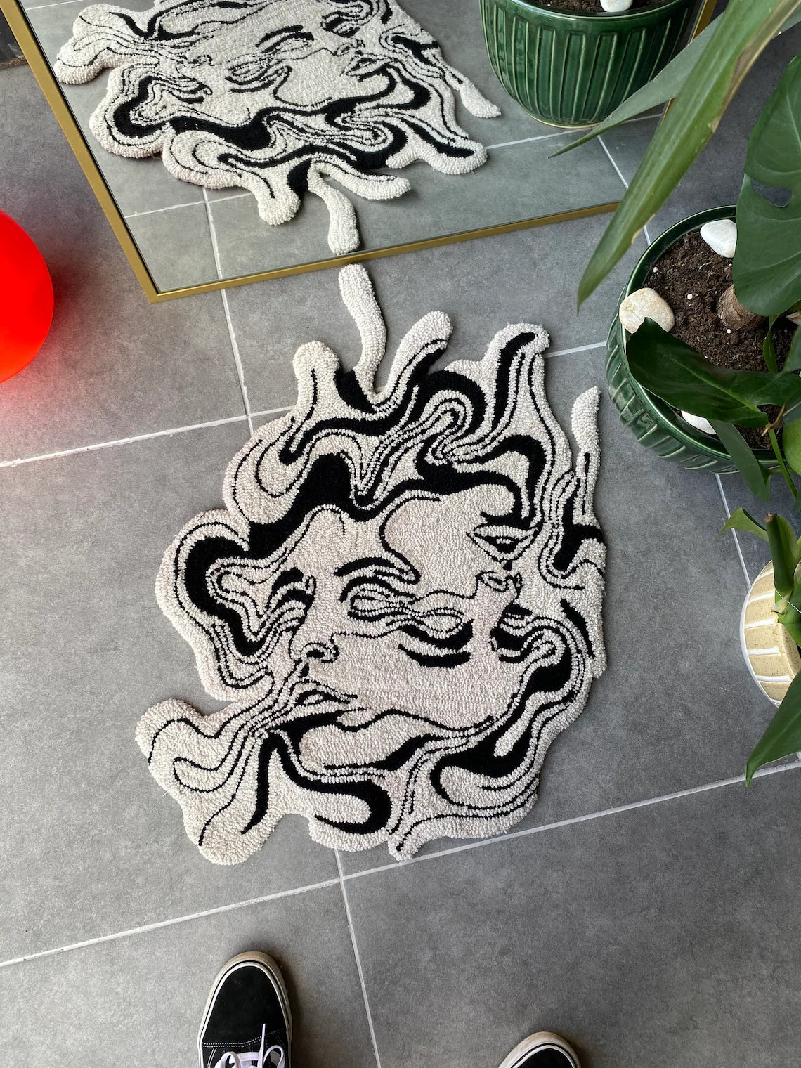 Fluid Chaotic Faces Double Sided Tufted Rug